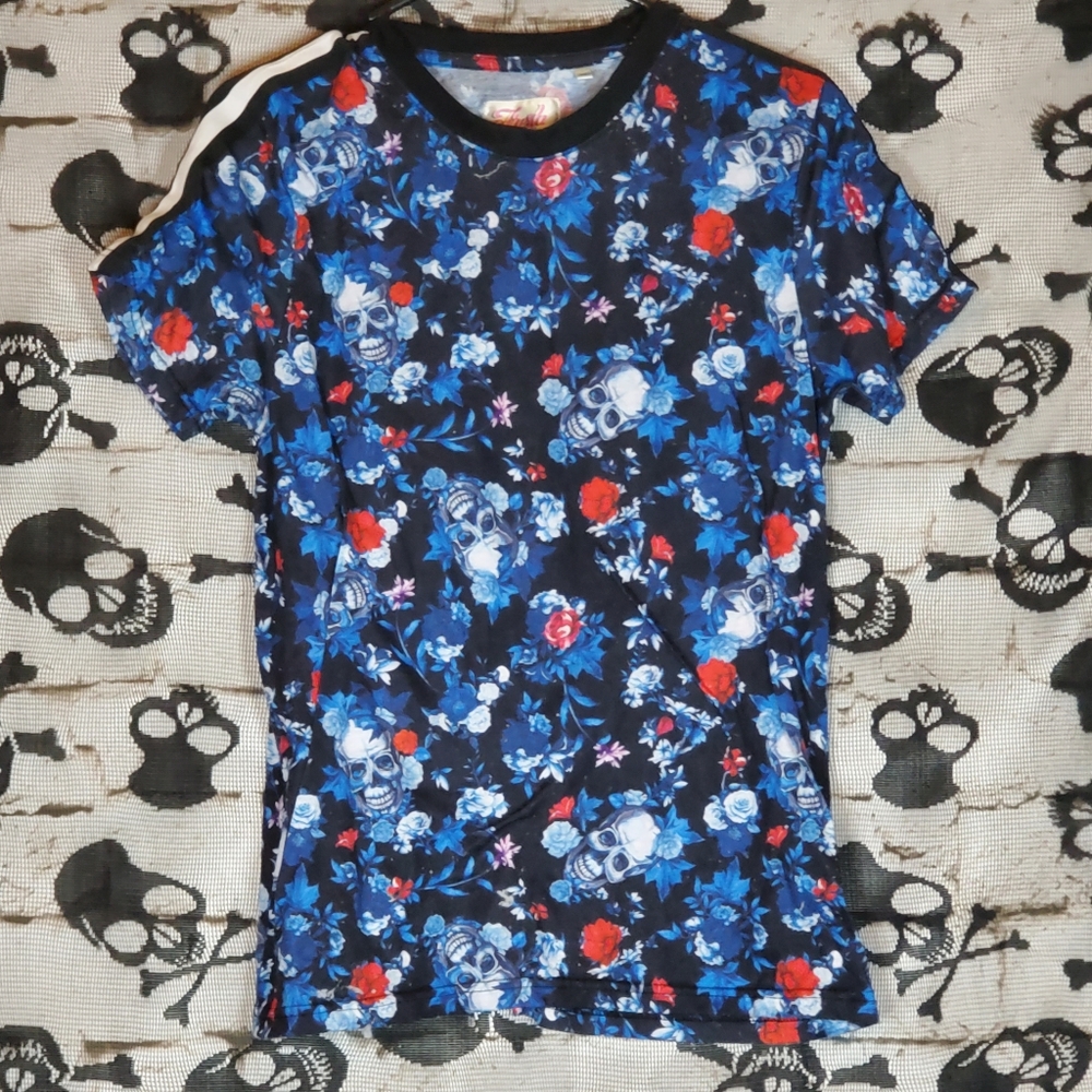 FRESHLY TSHIRT SKULL & ROSES.